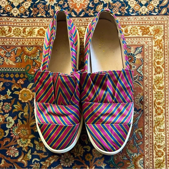 GUC Cecelia Anthropologie sneakers. Size 8. Colorful pink, blue and green shoe - Picture 2 of 11